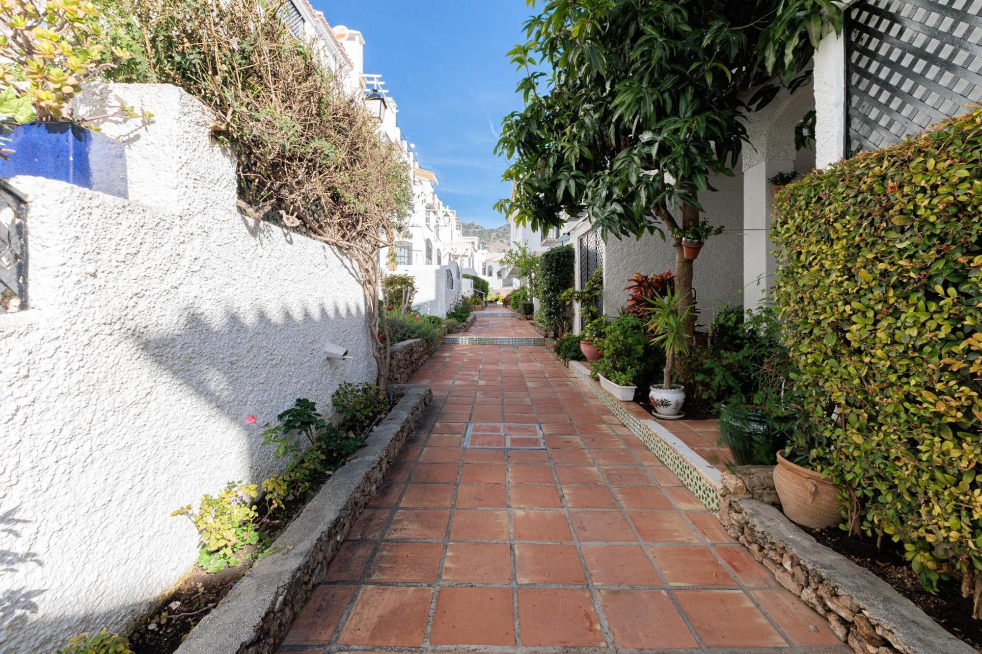 1 Bedroom In Verano Azul, Free Wi-Fi Nerja Εξωτερικό φωτογραφία